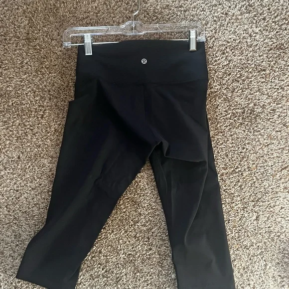 Lululemon black cropped leggings - Picture 3 of 5